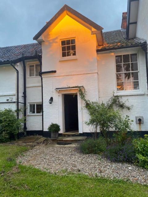 Old Rectory - Scoulton Apartment Great Ellingham Exterior photo